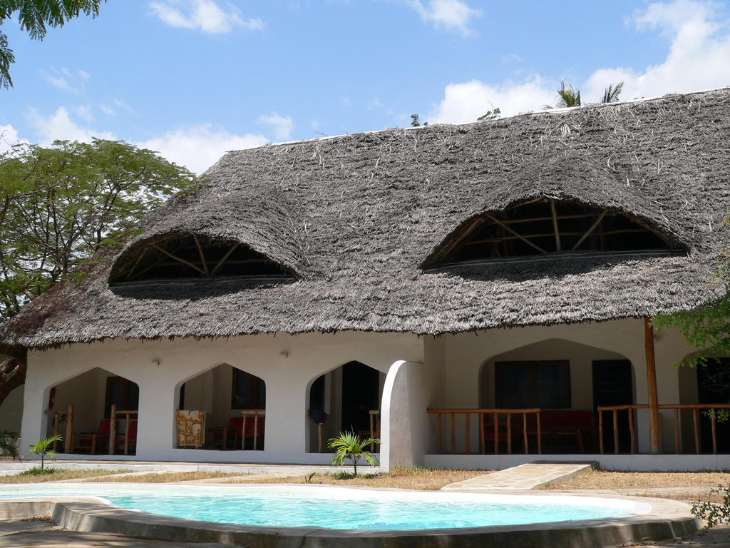 Ocean Sports Resort Watamu Exteriör bild